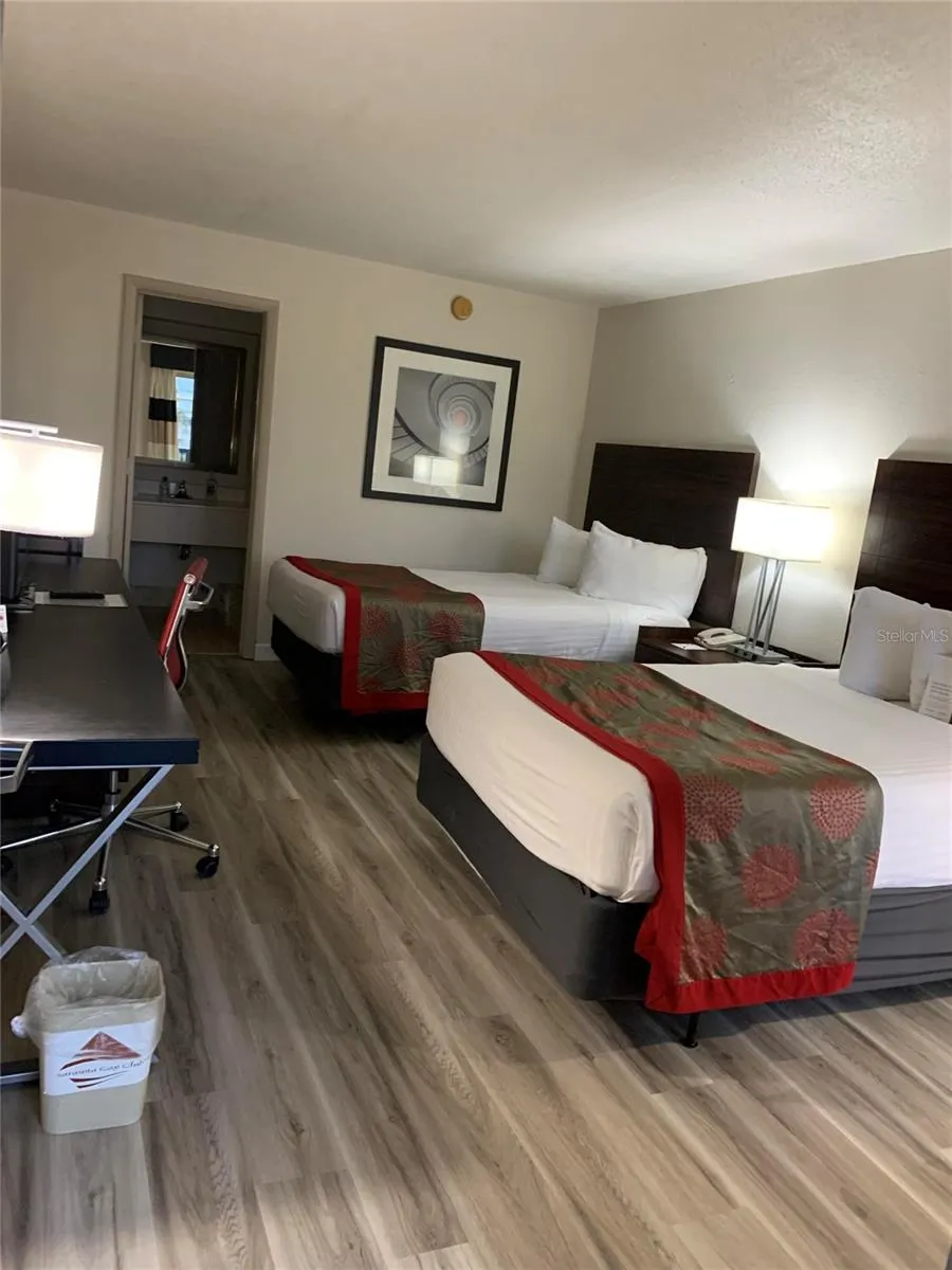 7150 TAMIAMI TRAIL #S-604 Sarasota, FL 34243