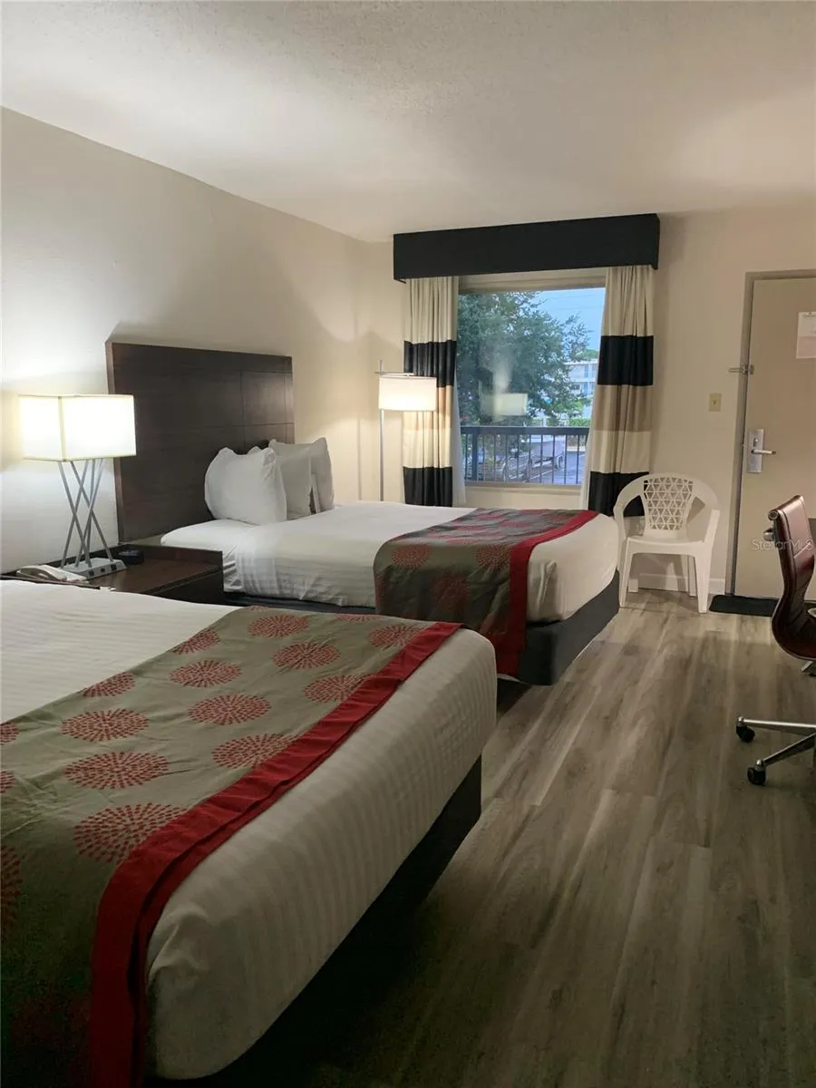 7150 TAMIAMI TRAIL #S-604 Sarasota, FL 34243