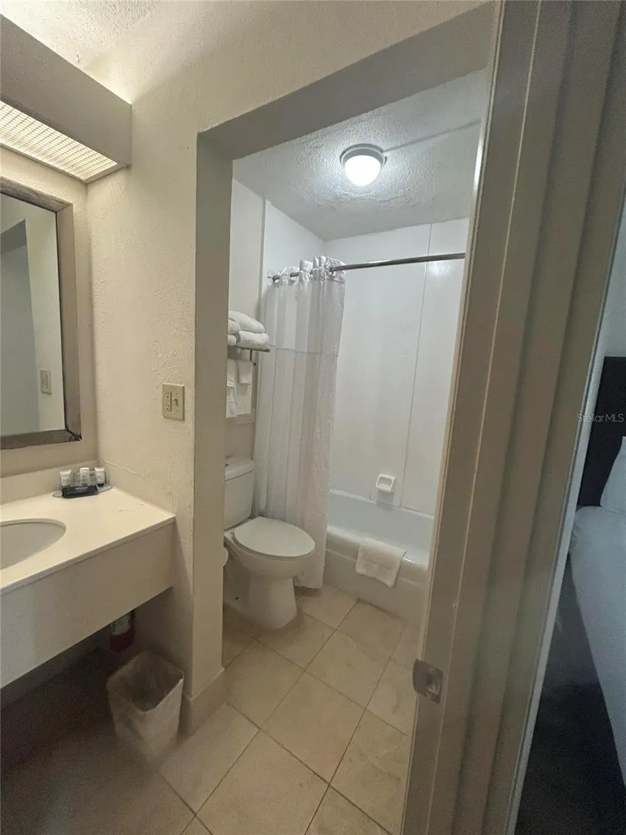7150 TAMIAMI TRAIL #S-604 Sarasota, FL 34243