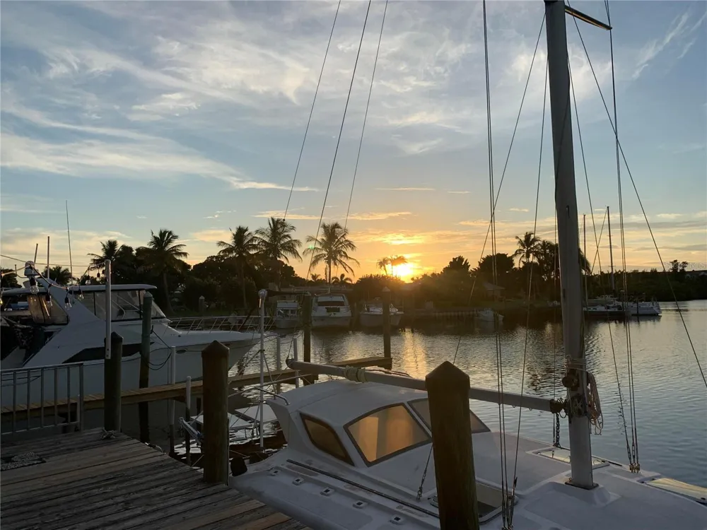 7150 TAMIAMI TRAIL #S-604 Sarasota, FL 34243
