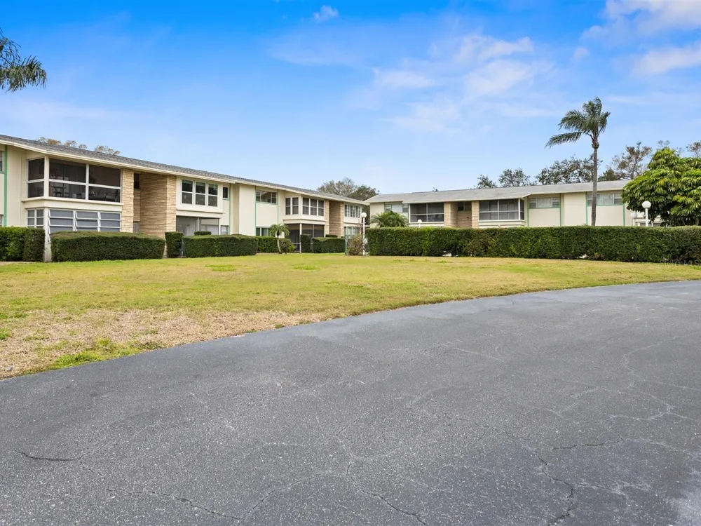 8303 BARDMOOR BOULEVARD #105 Seminole, FL 33777