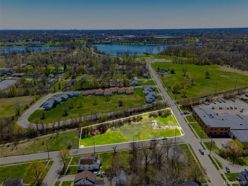 91 Lake Street Pontiac City, MI 48341