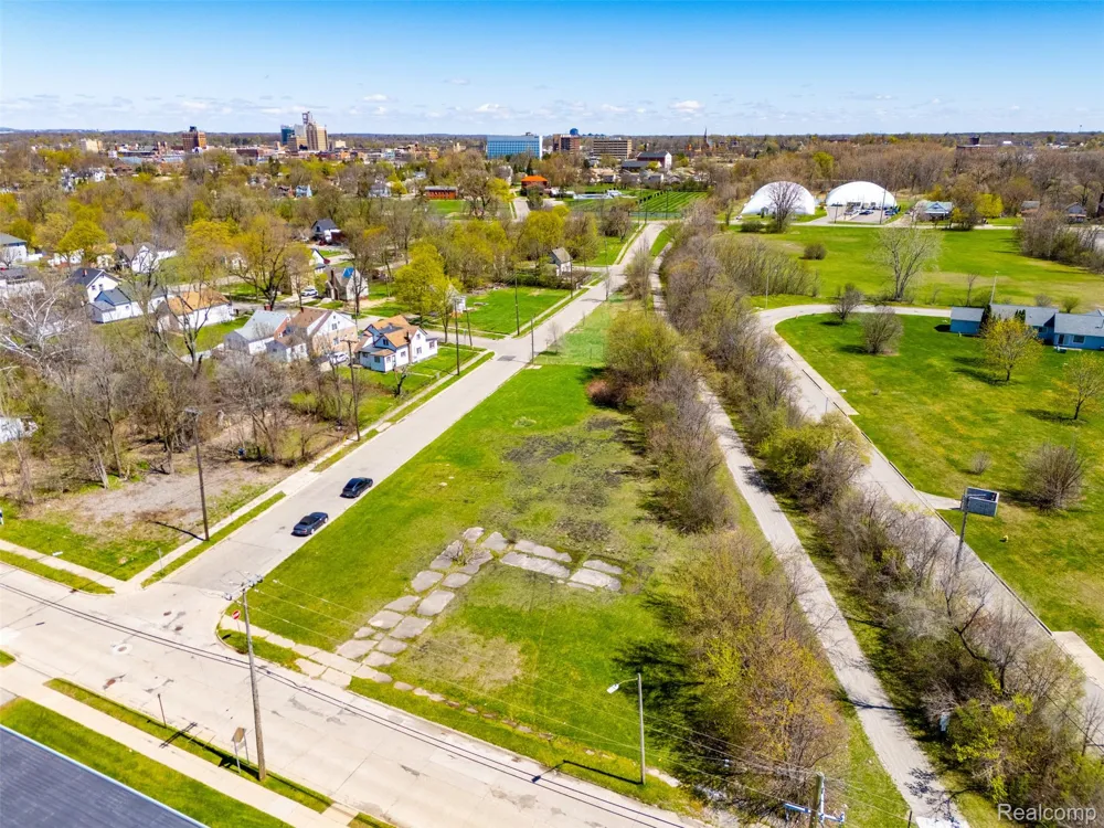 91 Lake Street Pontiac City, MI 48341