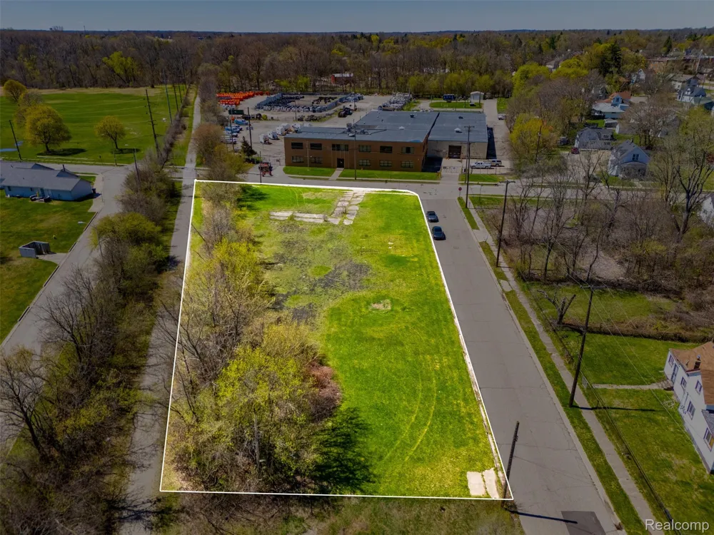 91 Lake Street Pontiac City, MI 48341