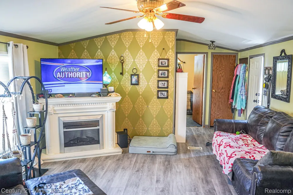 831 Pontiac Trail #37 Walled Lake City, MI 48390
