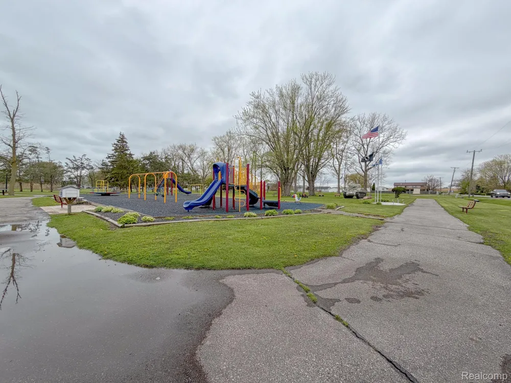NHN Estral Crt Estral Beach Village, MI 48166