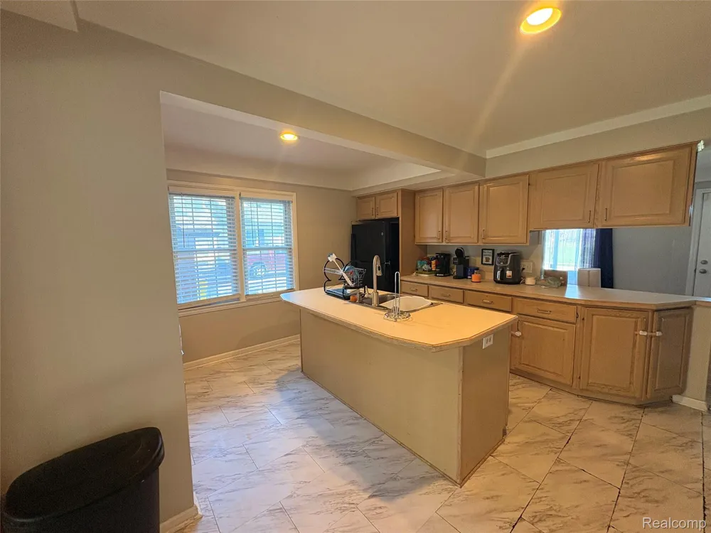 23349 Roxana Avenue Eastpointe City, MI 48021