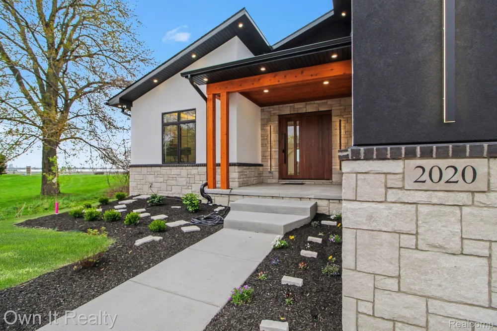 2020 Edgewater Street Frenchtown Township, MI 48162