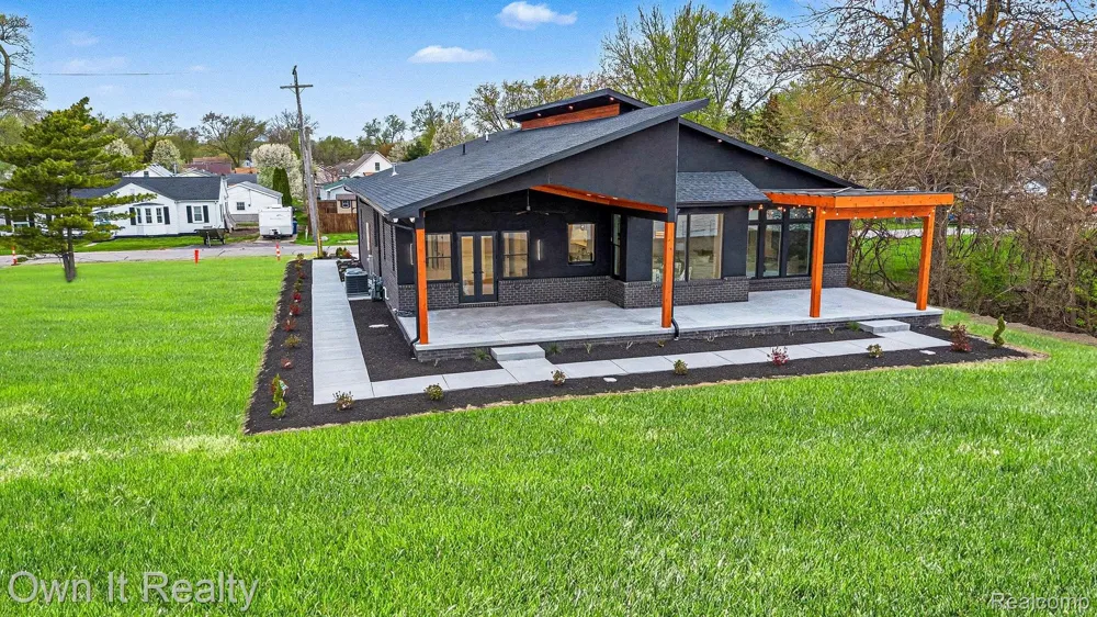 2020 Edgewater Street Frenchtown Township, MI 48162
