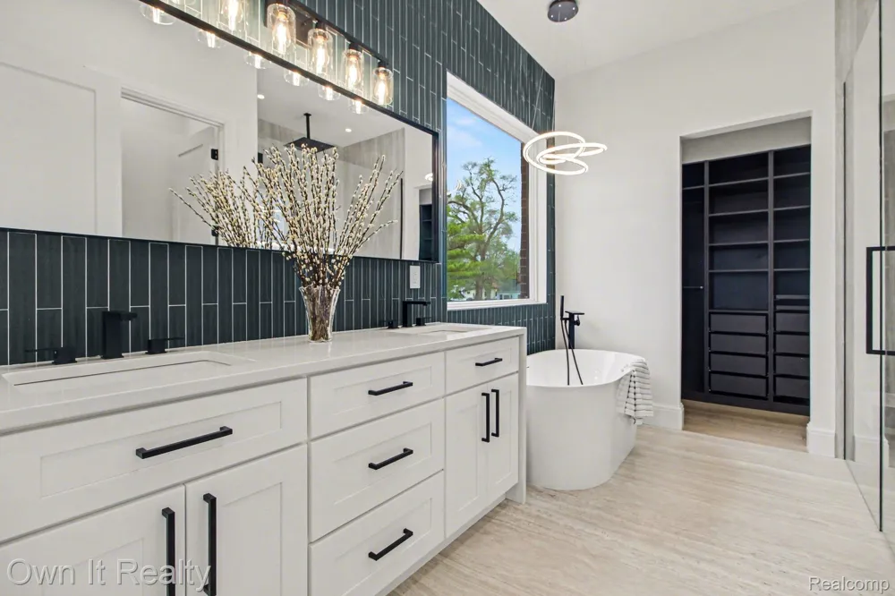 2020 Edgewater Street Frenchtown Township, MI 48162