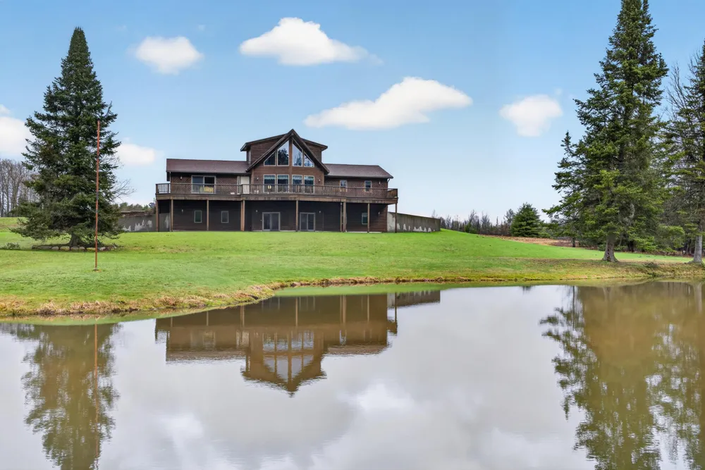 20200 Hibma Road Burdell Township, MI 49688