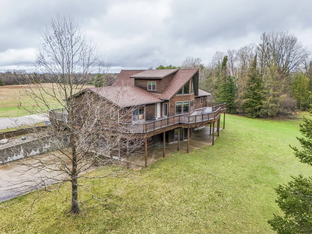 20200 Hibma Road Burdell Township, MI 49688