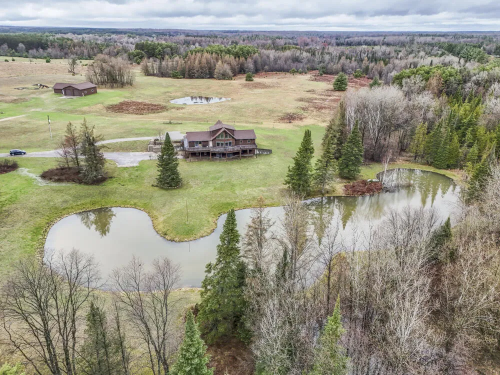 20200 Hibma Road Burdell Township, MI 49688
