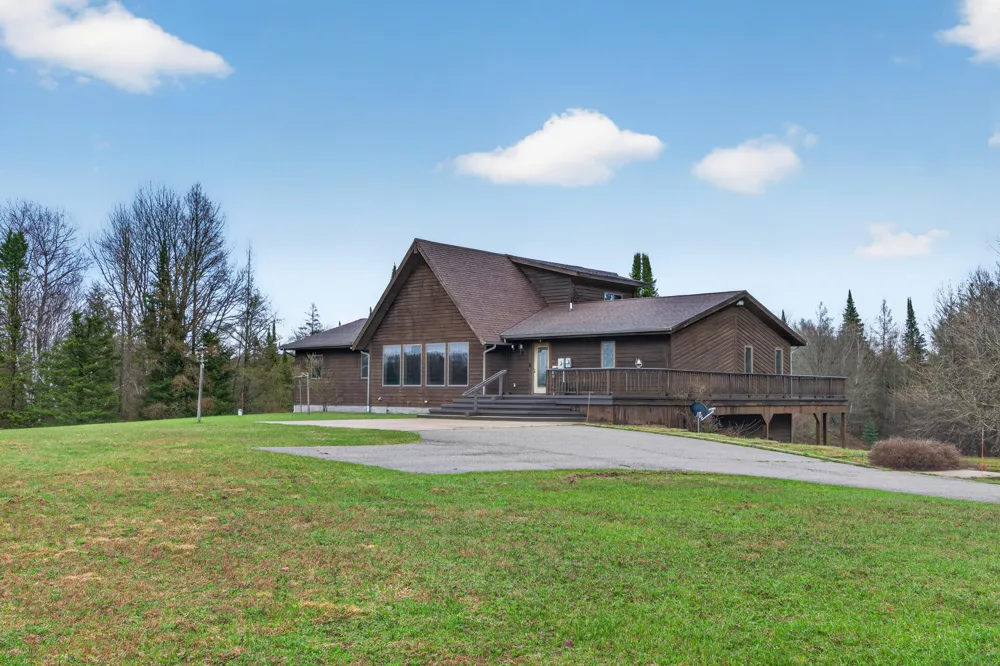 20200 Hibma Road Burdell Township, MI 49688