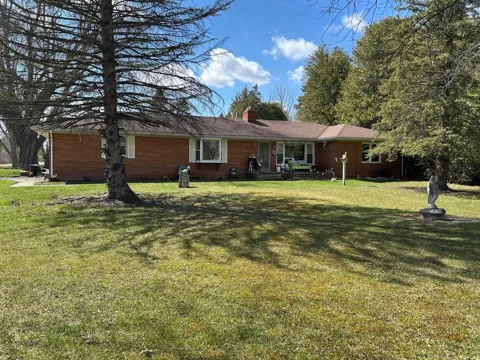 5996 Lakeshore Road