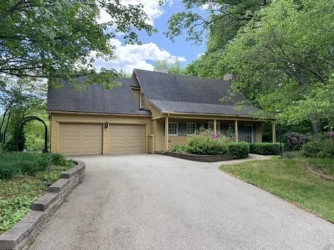 4722 Kingswood Lane