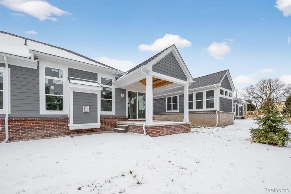 1476 Turner Drive #3 Commerce Charter Township, MI 48390