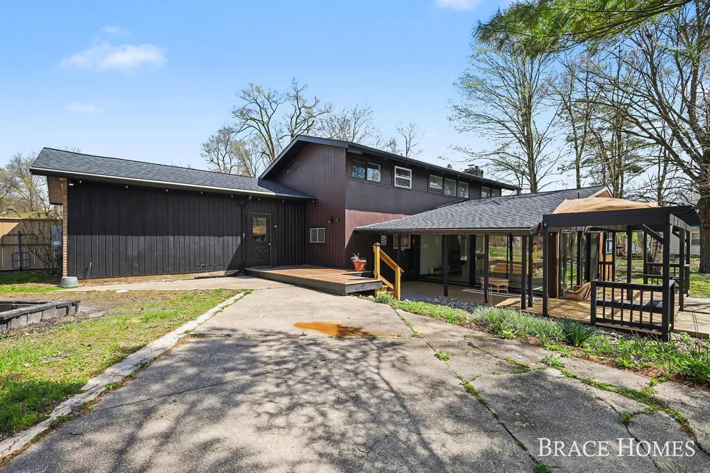 249 Thurman Street Belding City, MI 48809