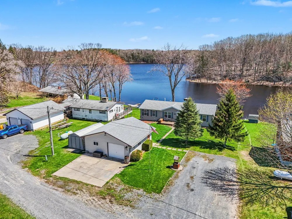 4664 S Eden Lake Road Eden Township, MI 49405