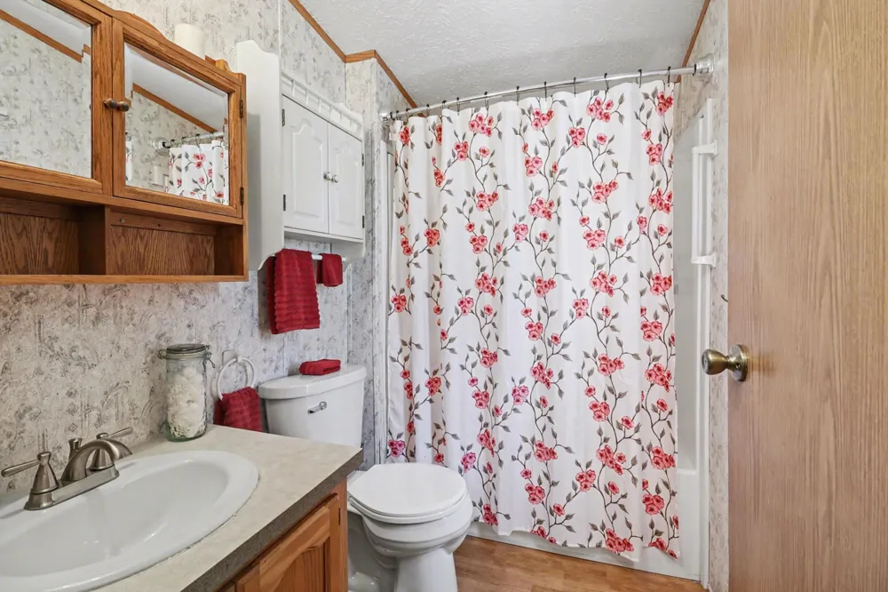 4664 S Eden Lake Road Eden Township, MI 49405