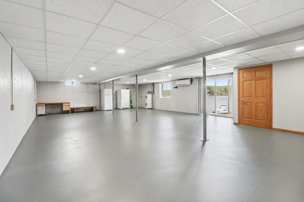 4664 S Eden Lake Road Eden Township, MI 49405