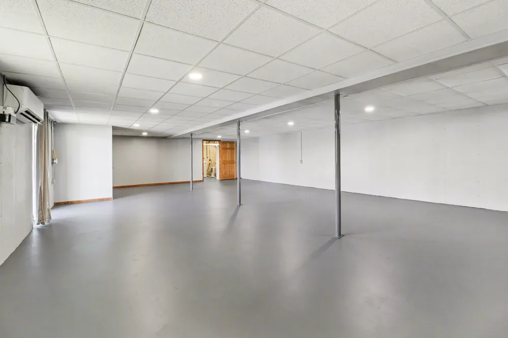 4664 S Eden Lake Road Eden Township, MI 49405