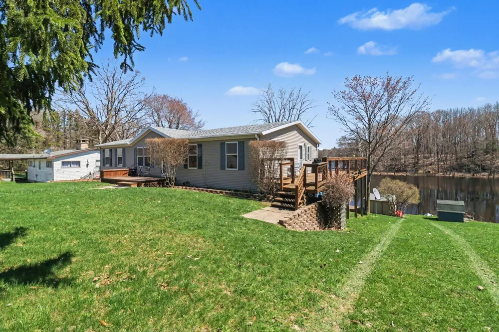 4664 S Eden Lake Road Eden Township, MI 49405