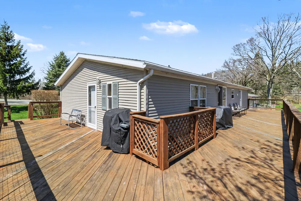 4664 S Eden Lake Road Eden Township, MI 49405