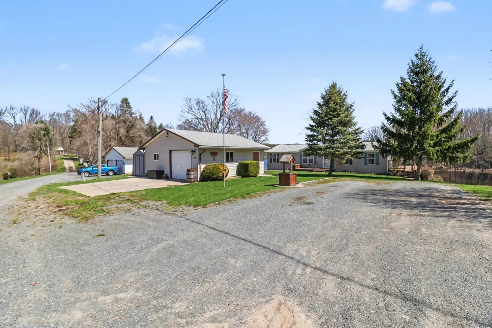 4664 S Eden Lake Road Eden Township, MI 49405