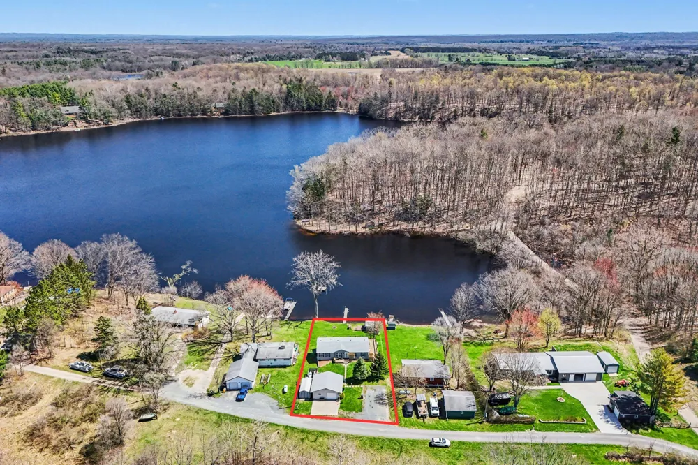 4664 S Eden Lake Road Eden Township, MI 49405