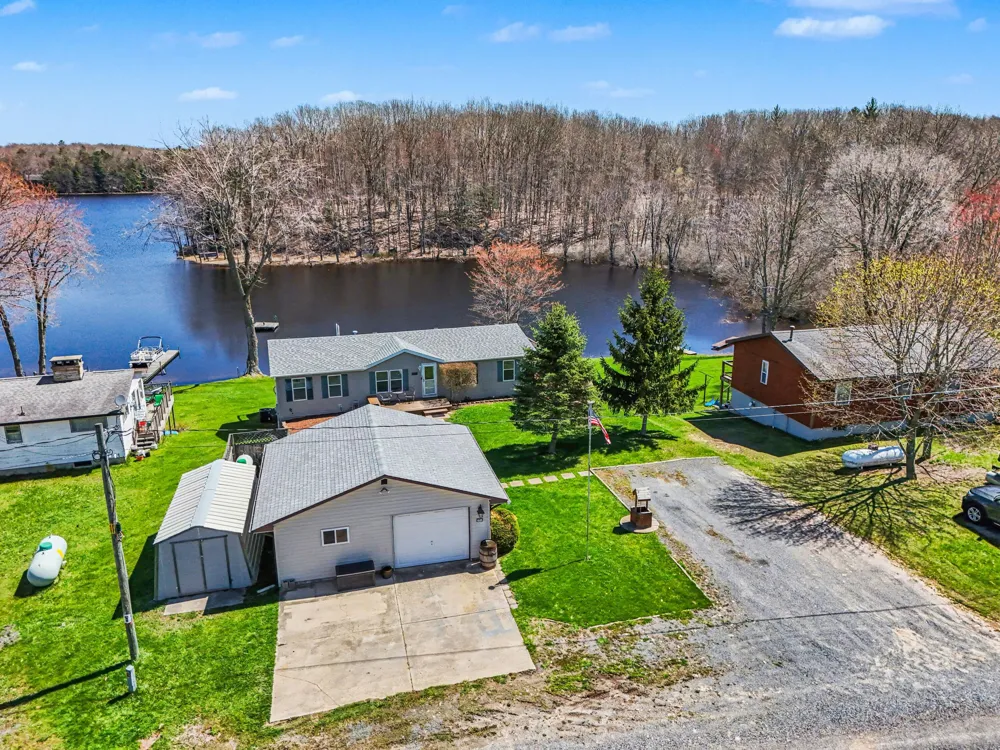 4664 S Eden Lake Road Eden Township, MI 49405