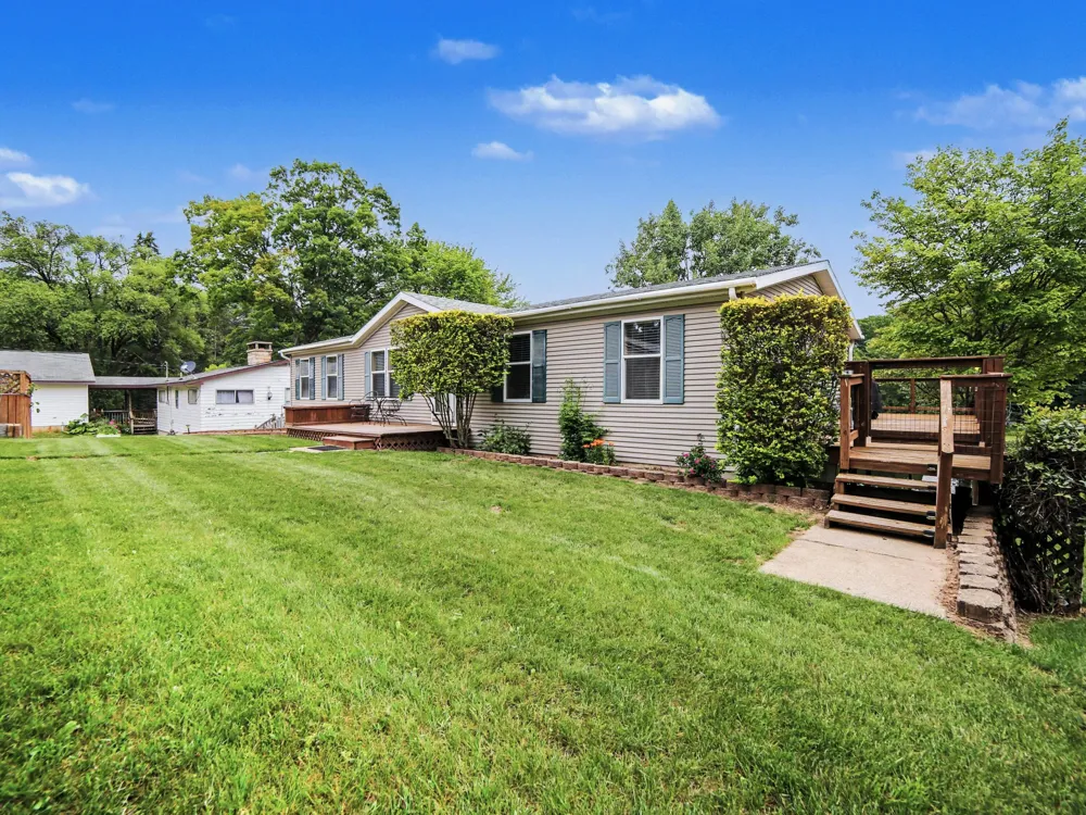 4664 S Eden Lake Road Eden Township, MI 49405