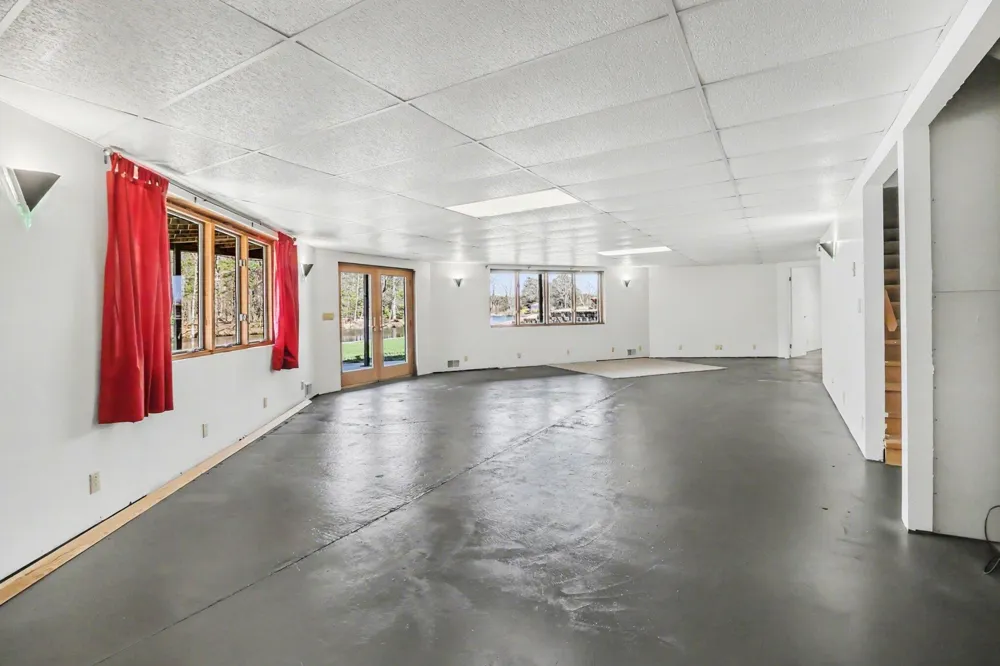 8284 W Lake Holiday Drive Golden Township, MI 49436