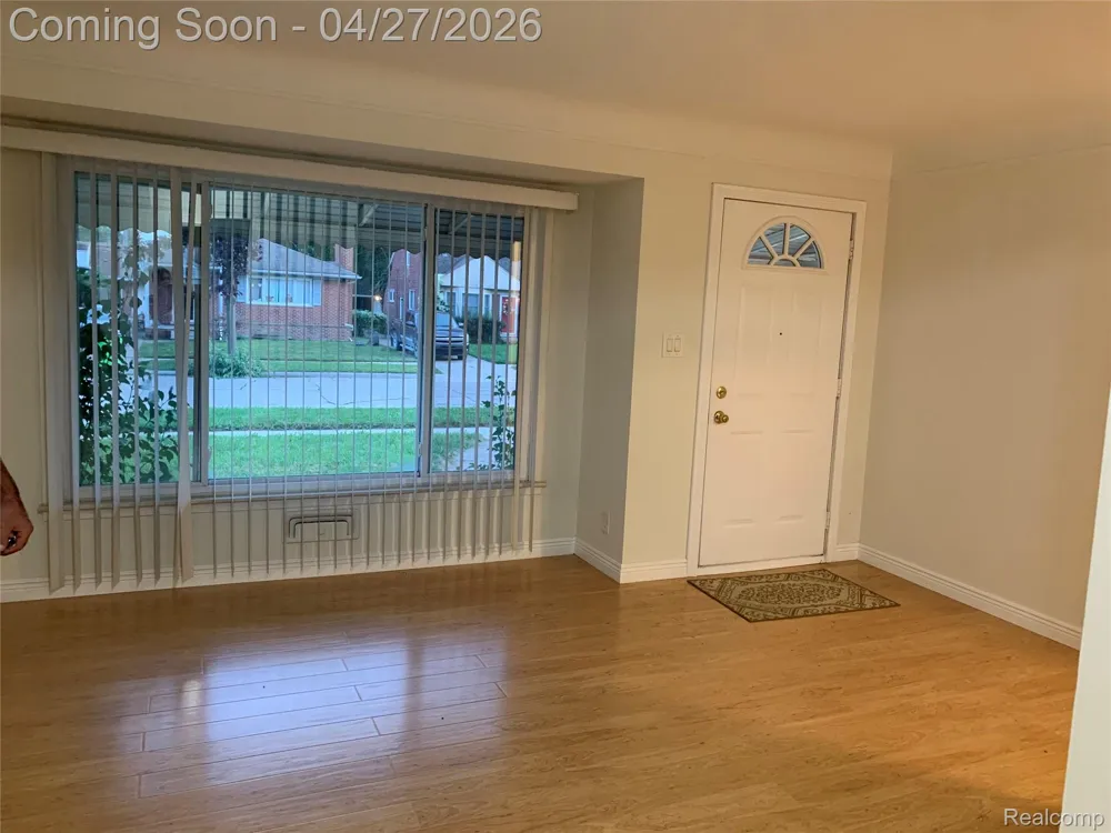 16735 Lincoln Avenue Eastpointe City, MI 48021