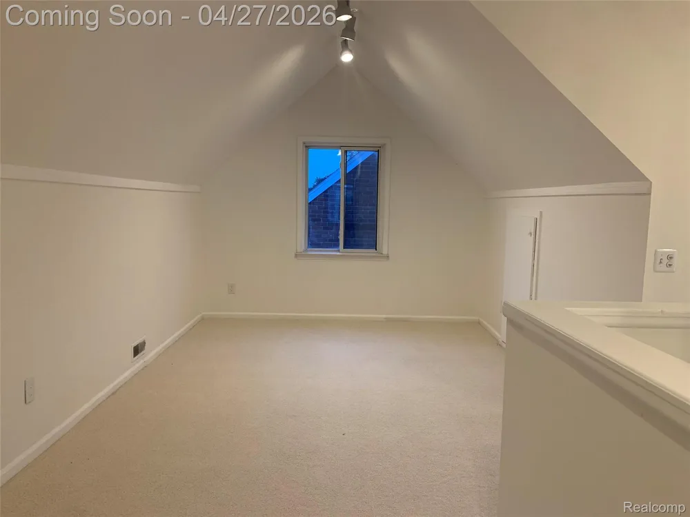 16735 Lincoln Avenue Eastpointe City, MI 48021