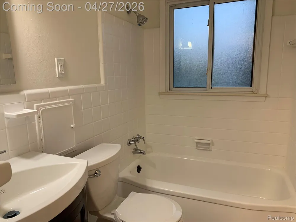 16735 Lincoln Avenue Eastpointe City, MI 48021
