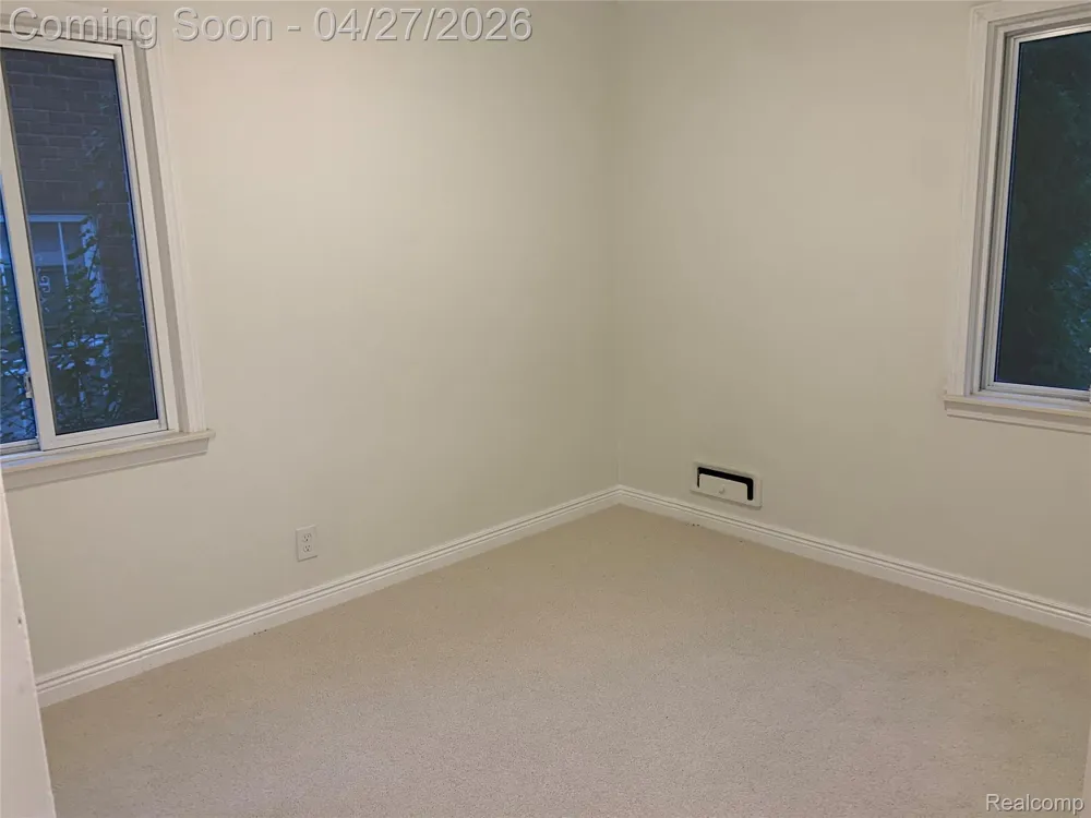 16735 Lincoln Avenue Eastpointe City, MI 48021