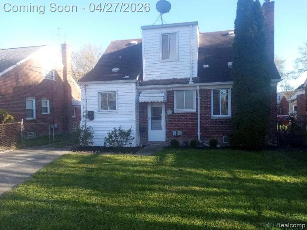 16735 Lincoln Avenue Eastpointe City, MI 48021