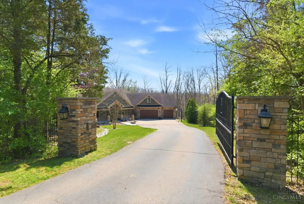855 Willow Oak Court Clearcreek, OH 45066
