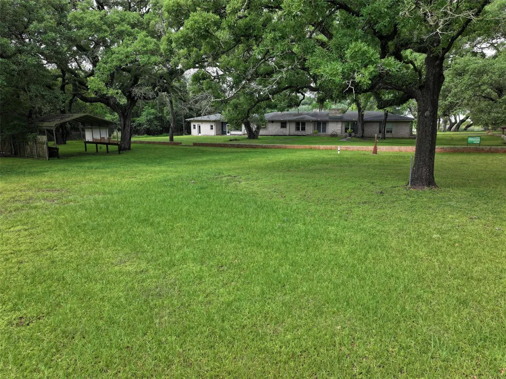 1013 Quail Lane Eagle Lake, TX 77434