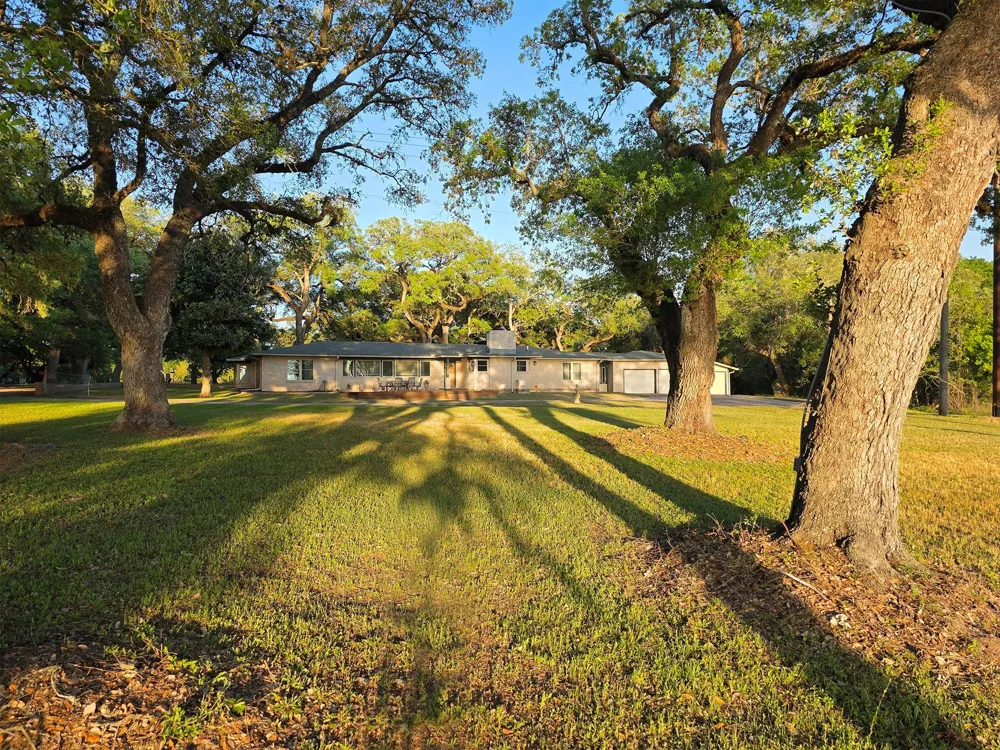1013 Quail Lane Eagle Lake, TX 77434