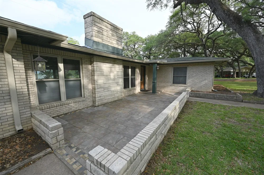 1013 Quail Lane Eagle Lake, TX 77434