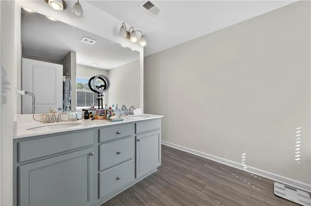 252 Regent Park Hoschton, GA 30548