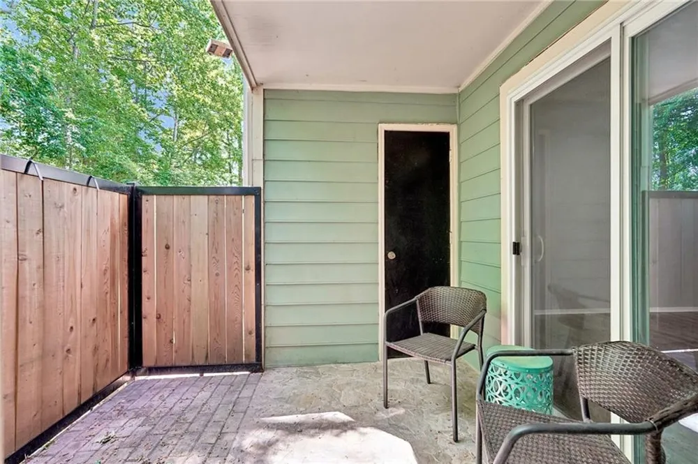 3019 Canyon Point Circle Roswell, GA 30076