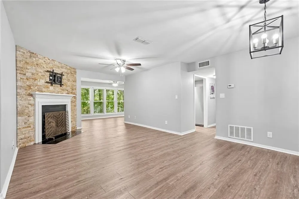 3019 Canyon Point Circle Roswell, GA 30076