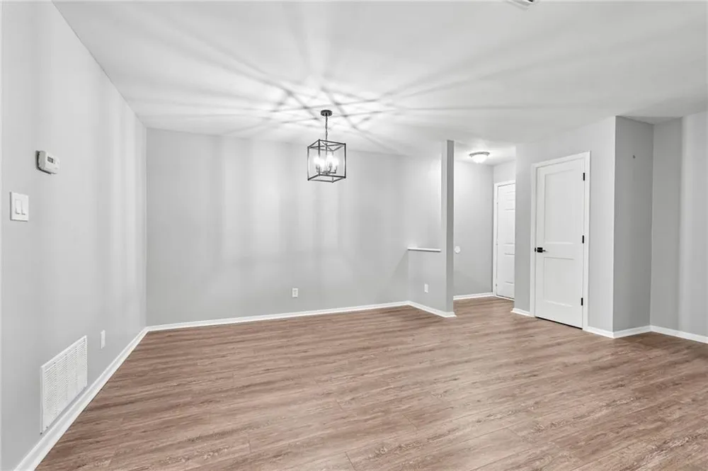 3019 Canyon Point Circle Roswell, GA 30076