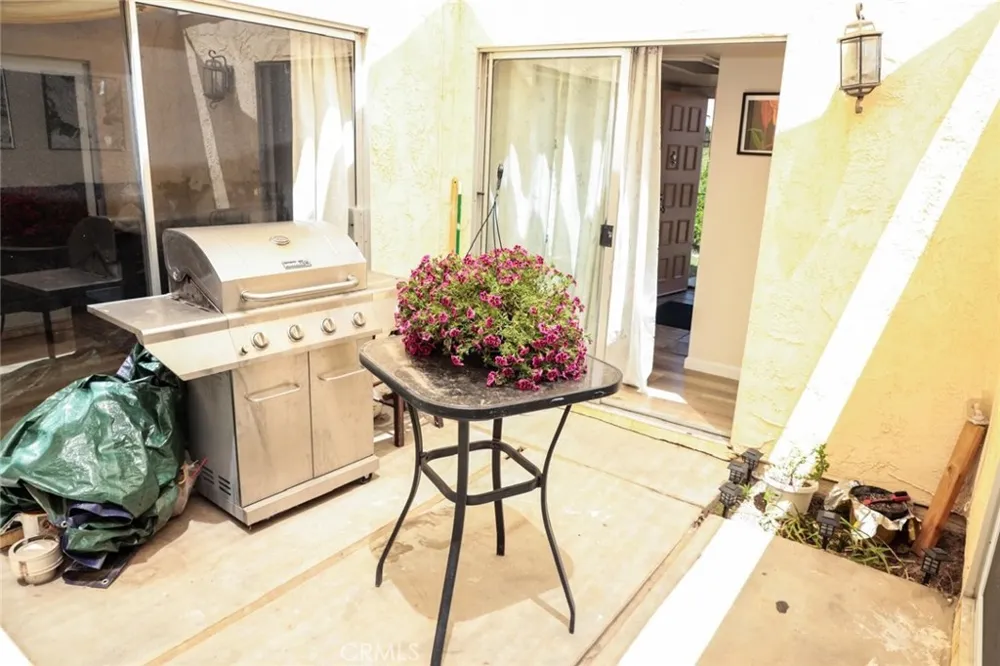 43618 Stanridge Avenue Lancaster, CA 93535