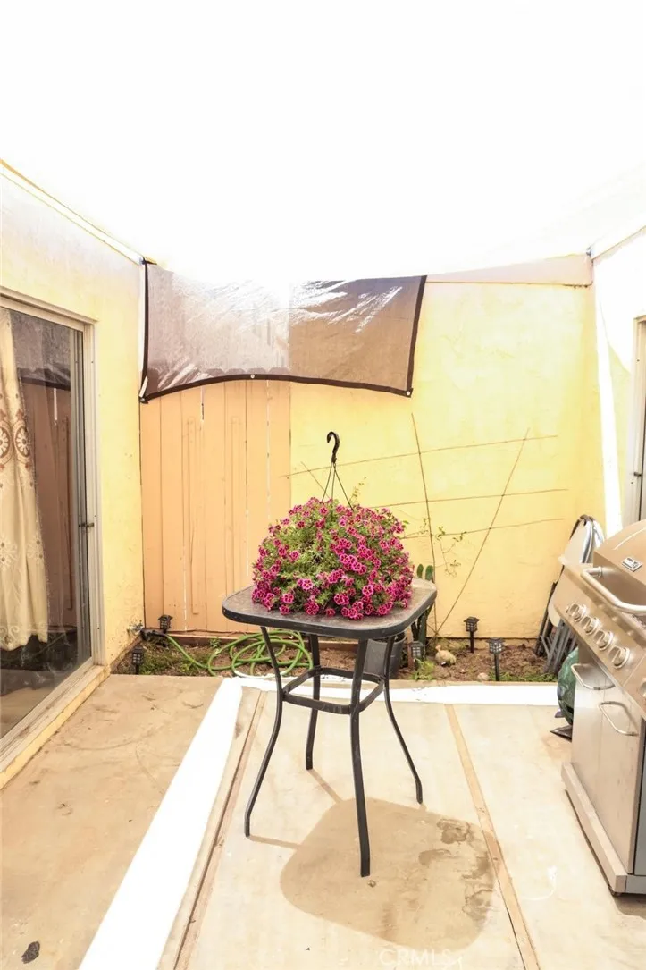43618 Stanridge Avenue Lancaster, CA 93535