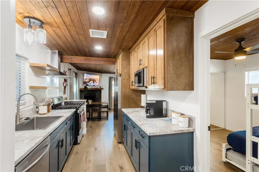 906 W Aeroplane Big Bear City, CA 92314