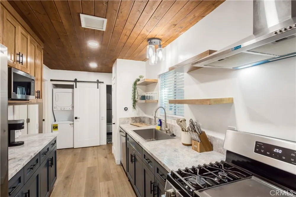 906 W Aeroplane Big Bear City, CA 92314